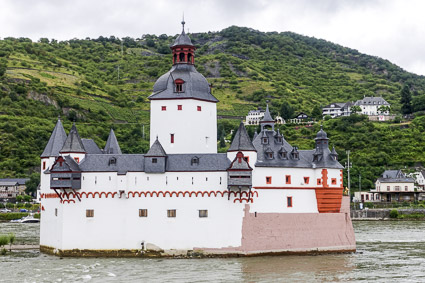 Pfalzgrafstein Toll Station, Rhine River