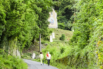 Walk to Bernkastel from Burg Landshut