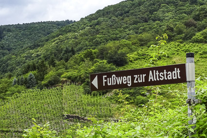 Sign to Bernkastel from Burg Landshut