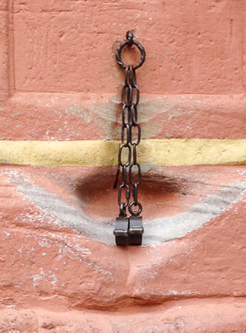 Shackles in downtown Bernkastel