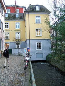 Haus zum Steinin Bruecklin