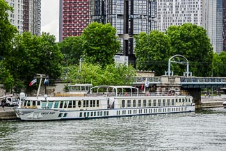 SWISS RUBY on the Seine