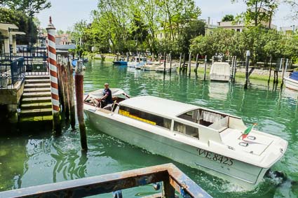 Water Taxi at Albergo Quattro Fontane pier