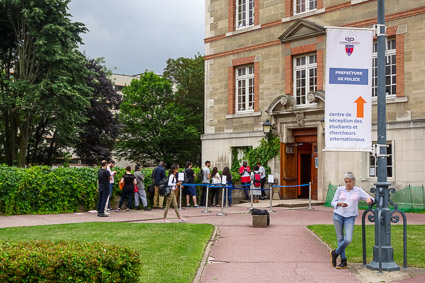 New students registering at CIUP, Paris