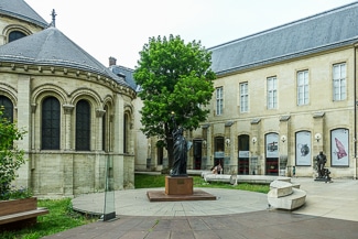 Musée des Arts et Métiers entrance courtyard