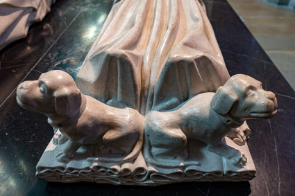 Dog statues in Basilique Cathédrale de Saint-Denis