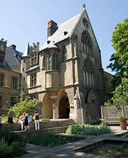 Cluny Museum gardens photo