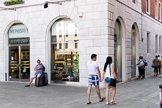 Mephisto shoe store in Venice