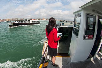 ACTV 4.1 waterbus approaching Certosa